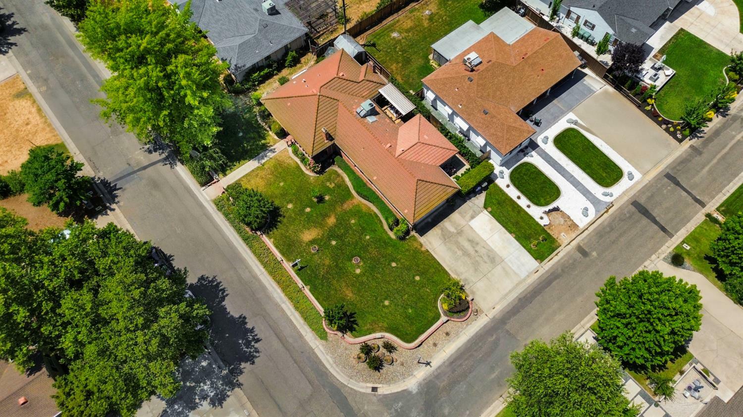 Property Photo: 1321 Los Molinos Way CA 95864