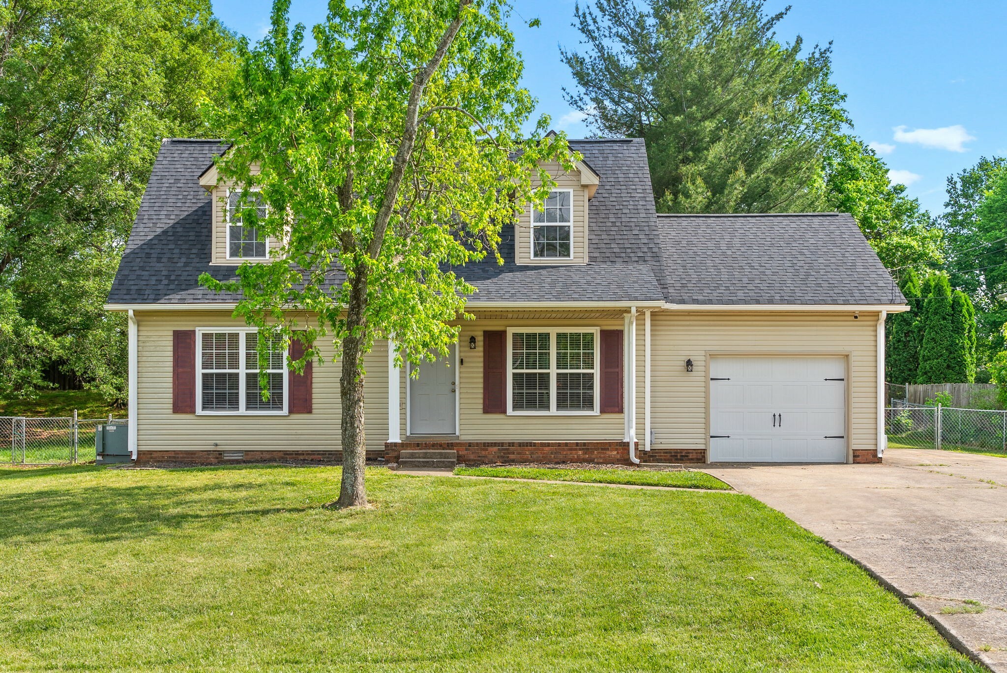 Property Photo:  1564 Barrett Dr  TN 37043 
