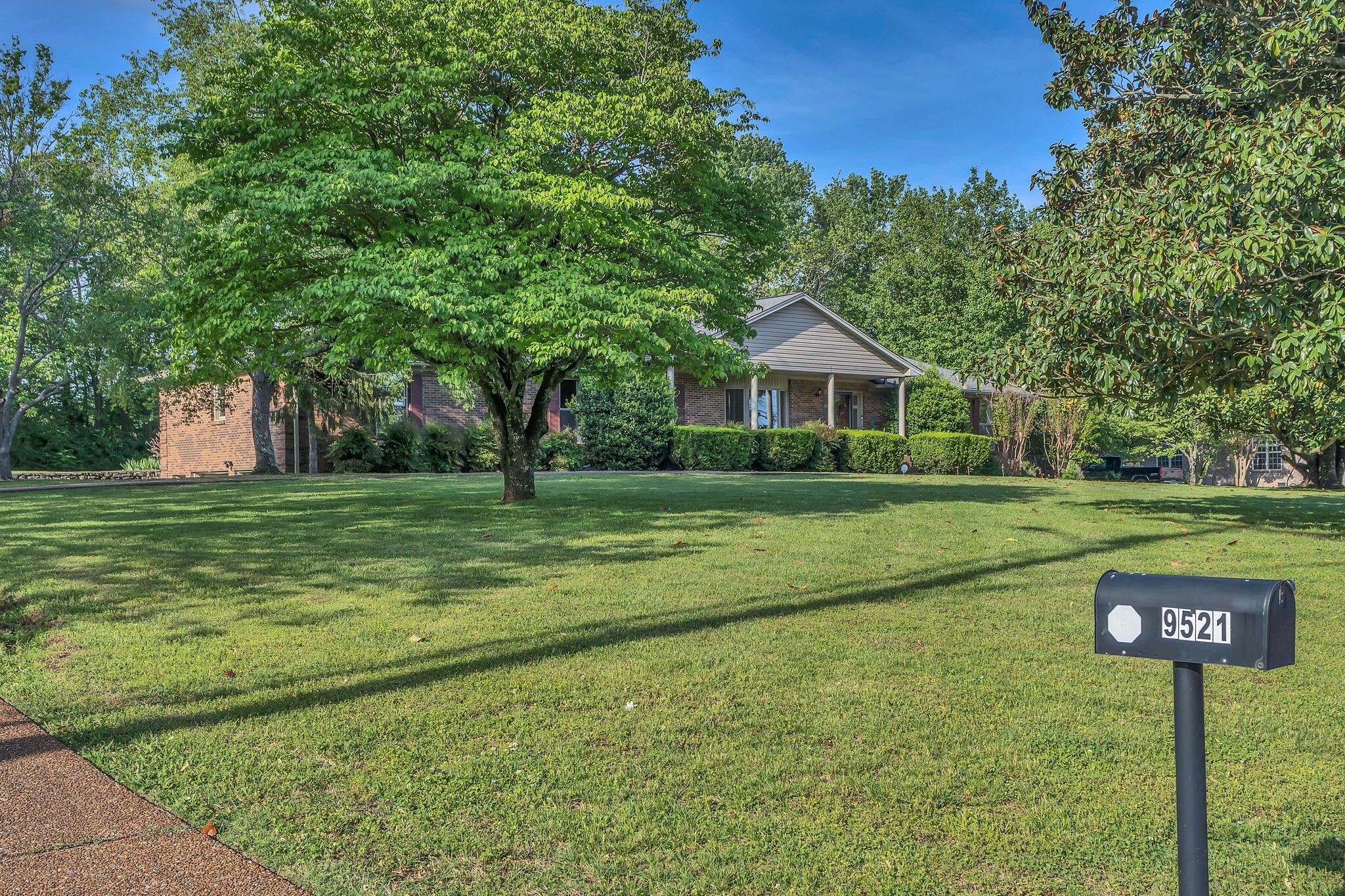 Property Photo: 9521 Inavale Ln TN 37027