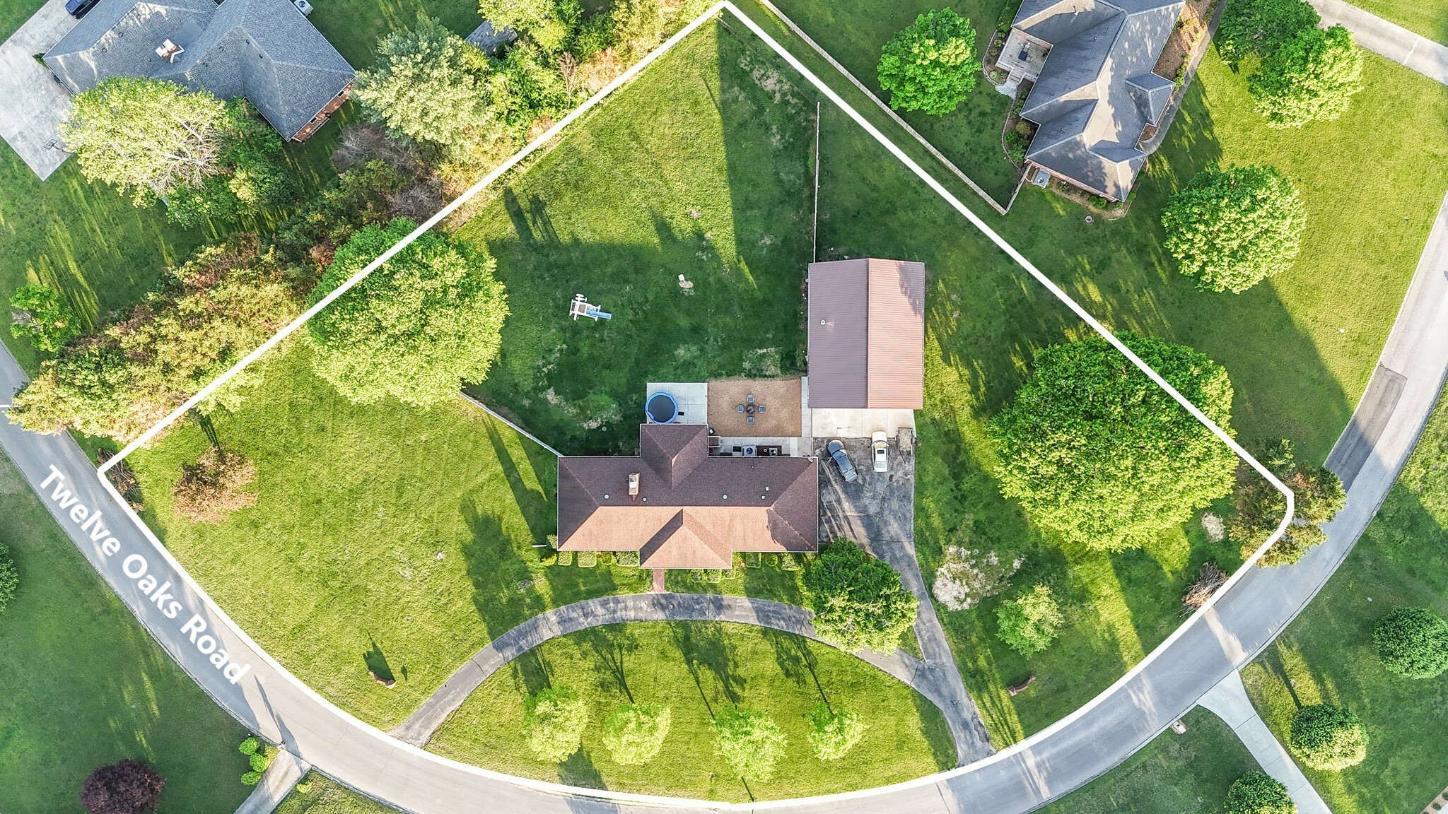 Property Photo:  902 Twelve Oaks Rd  TN 37388 
