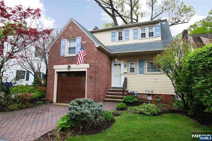 3 Bedford Place  Fair Lawn NJ 07410 photo