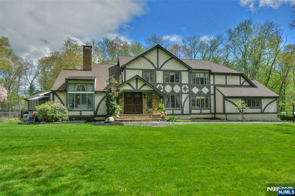 Property Photo: 40 Mohegan Trail NJ 07458