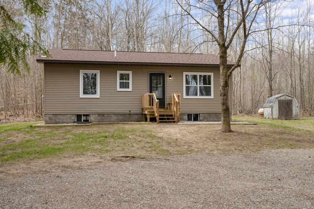 Property Photo: 513 N State MI 49740