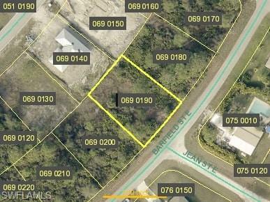 Property Photo: 1133 Barfield St E FL 33974