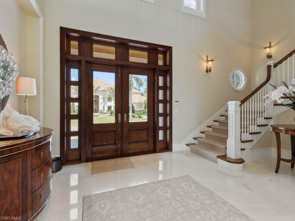 Property Photo: 364 Colony Dr FL 34108