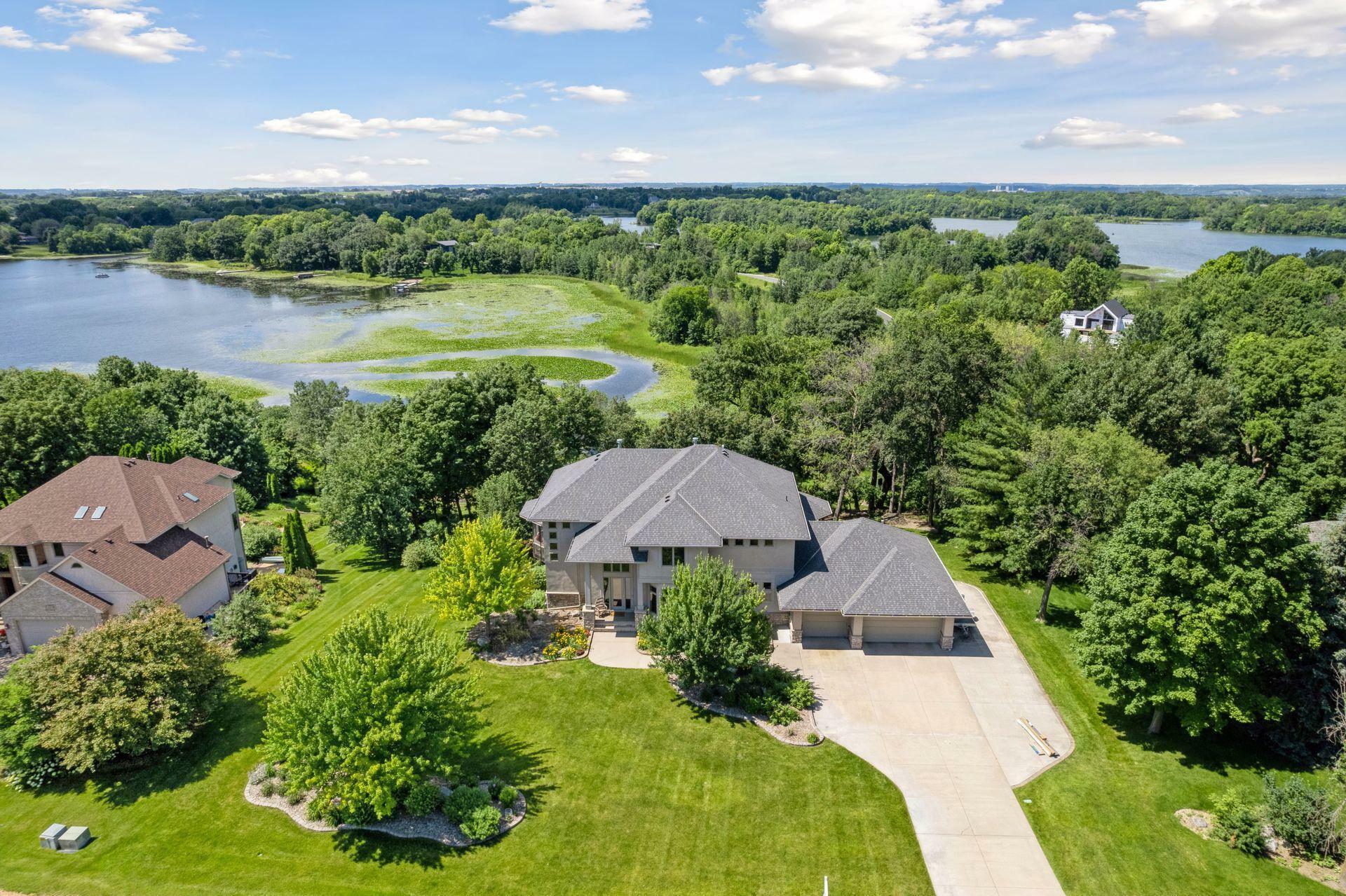 Property Photo: 1017 Vista Ridge Lane MN 55379