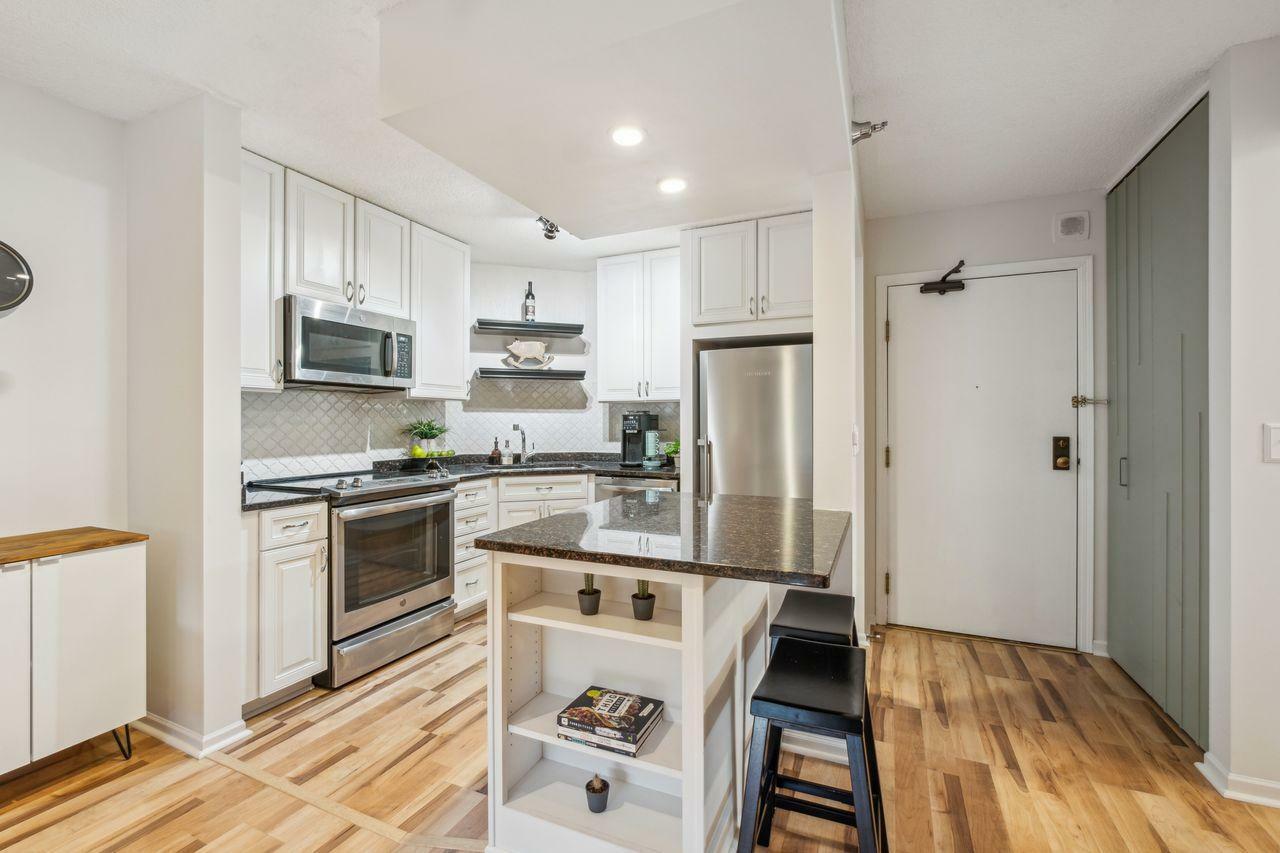 Property Photo: 401 S 1st Street 308 MN 55401