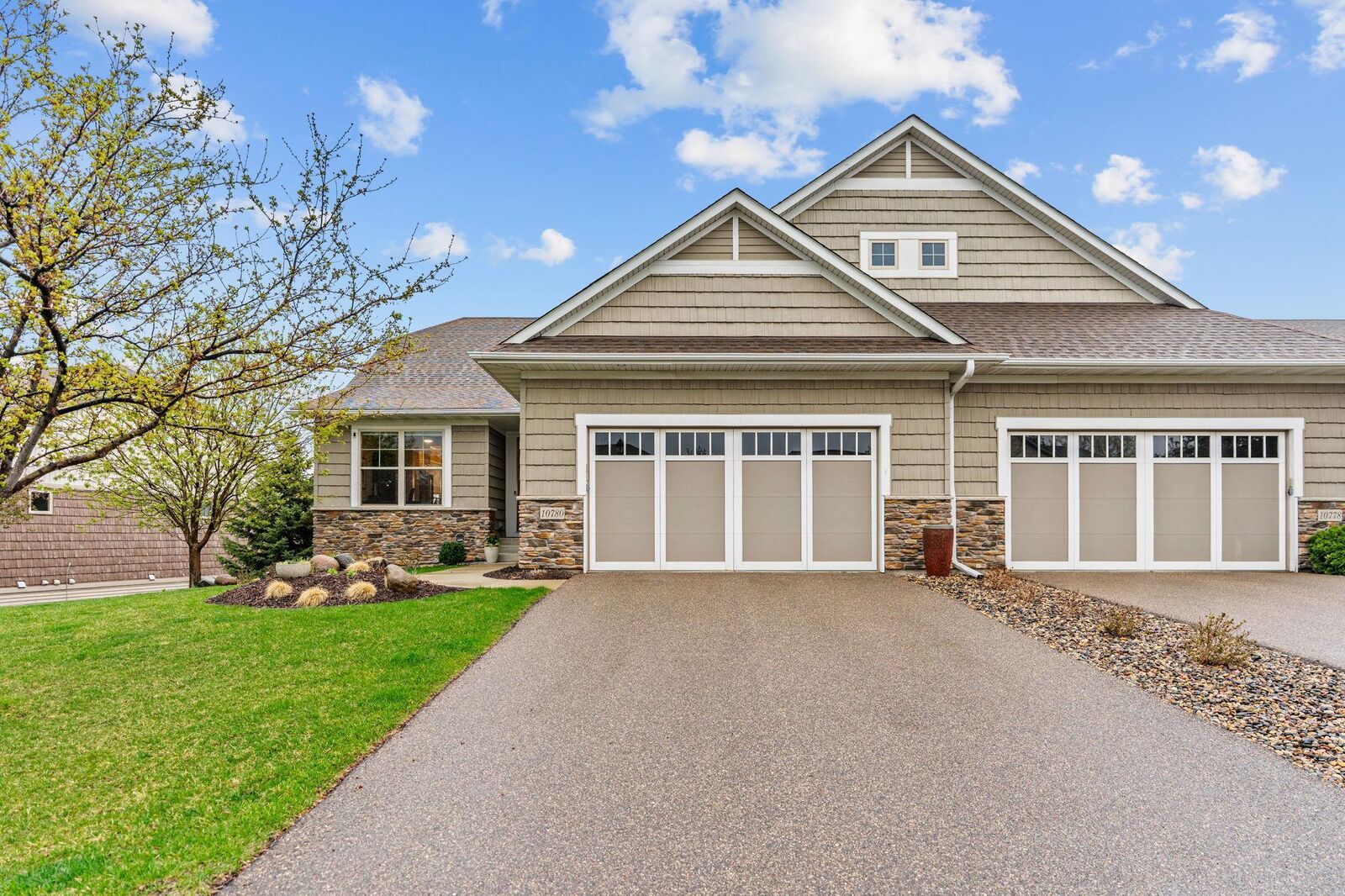 Property Photo:  10780 Lyndale Bluffs Trail  MN 55420 