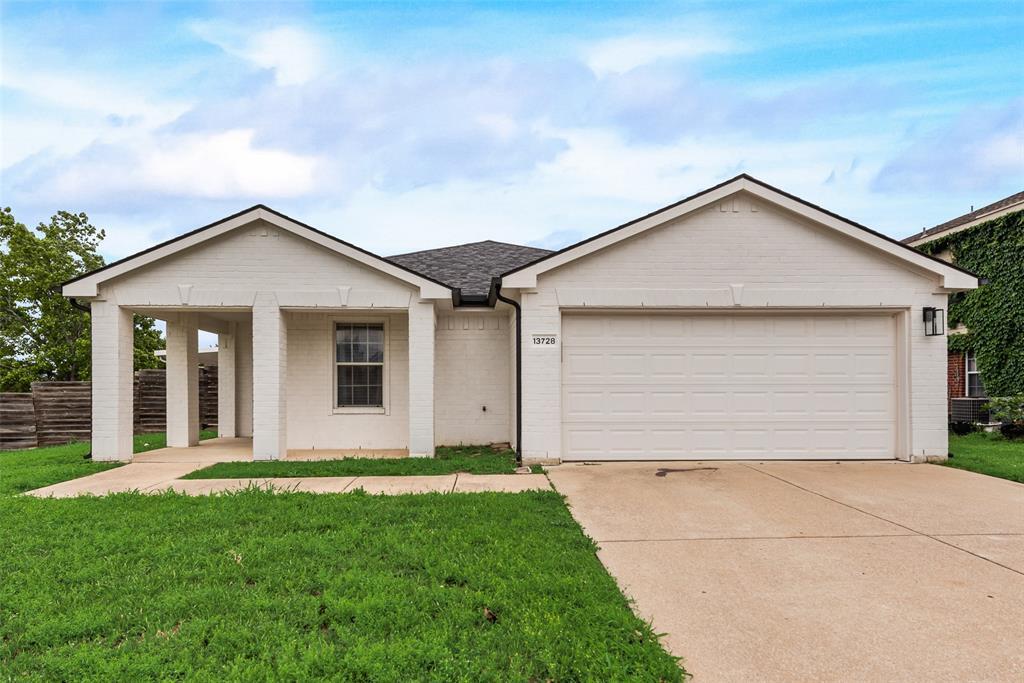 Property Photo: 13728 High Mesa Road TX 76262