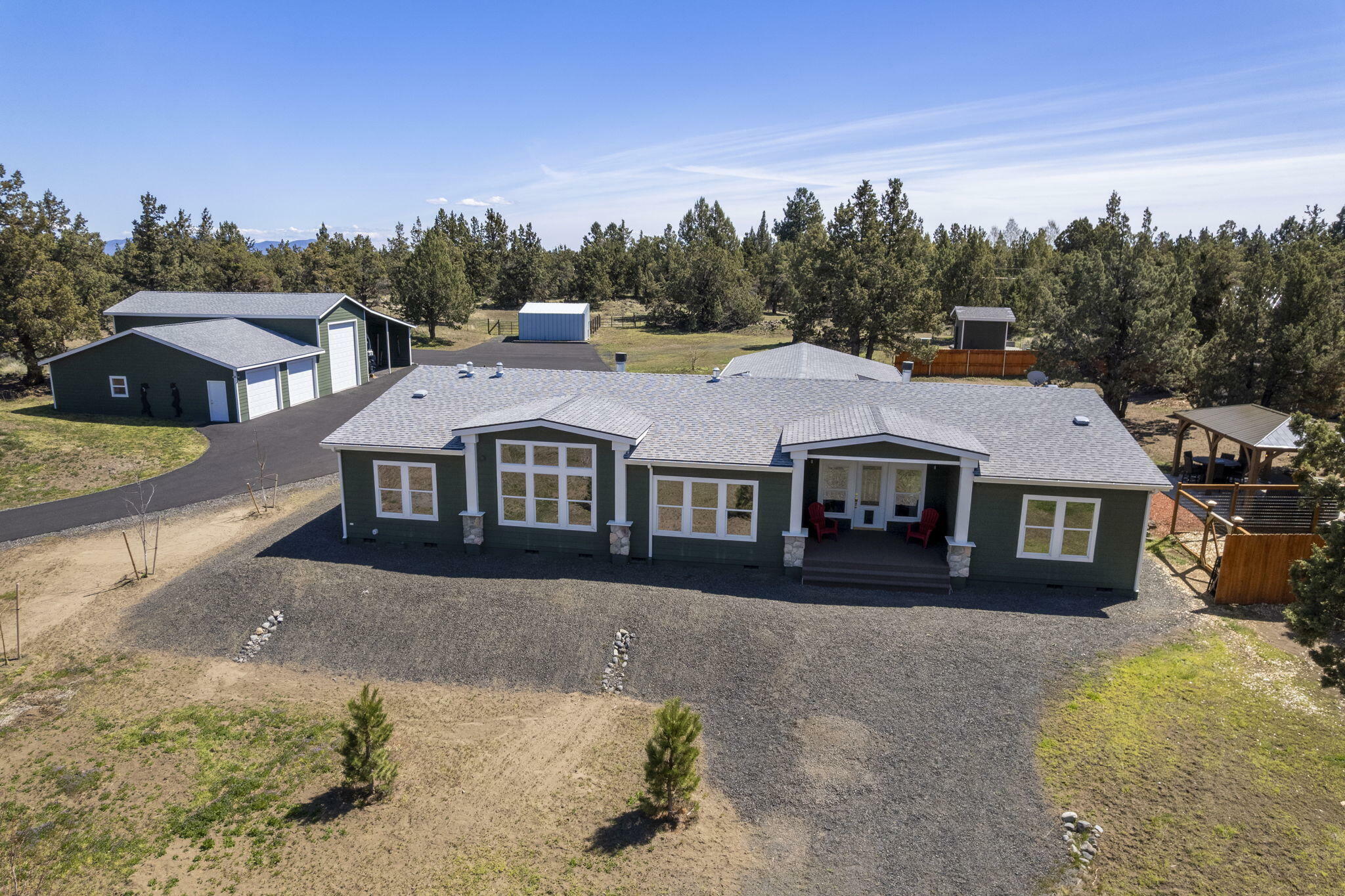 Property Photo: 64090 Deschutes Market Road OR 97701