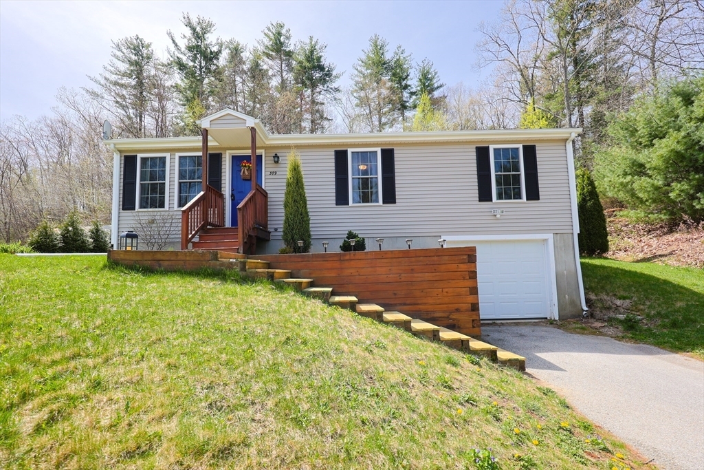 Property Photo: 379 Whitetail Cir MA 01550