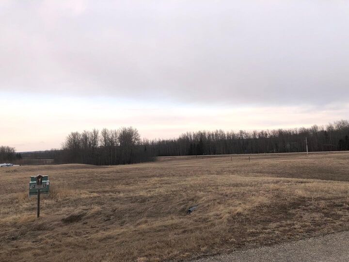 Property Photo: 146 Bruhn Boulevard AB T0C 2J0