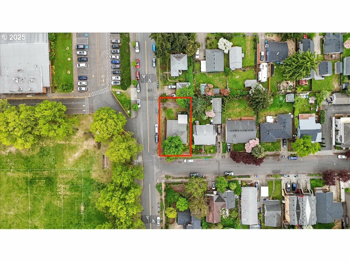 Property Photo:  11705 SE Pine St  OR 97216 