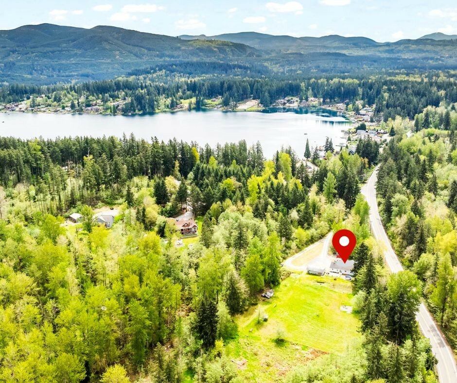 Property Photo: 11211 Clear Lake North Road E WA 98328