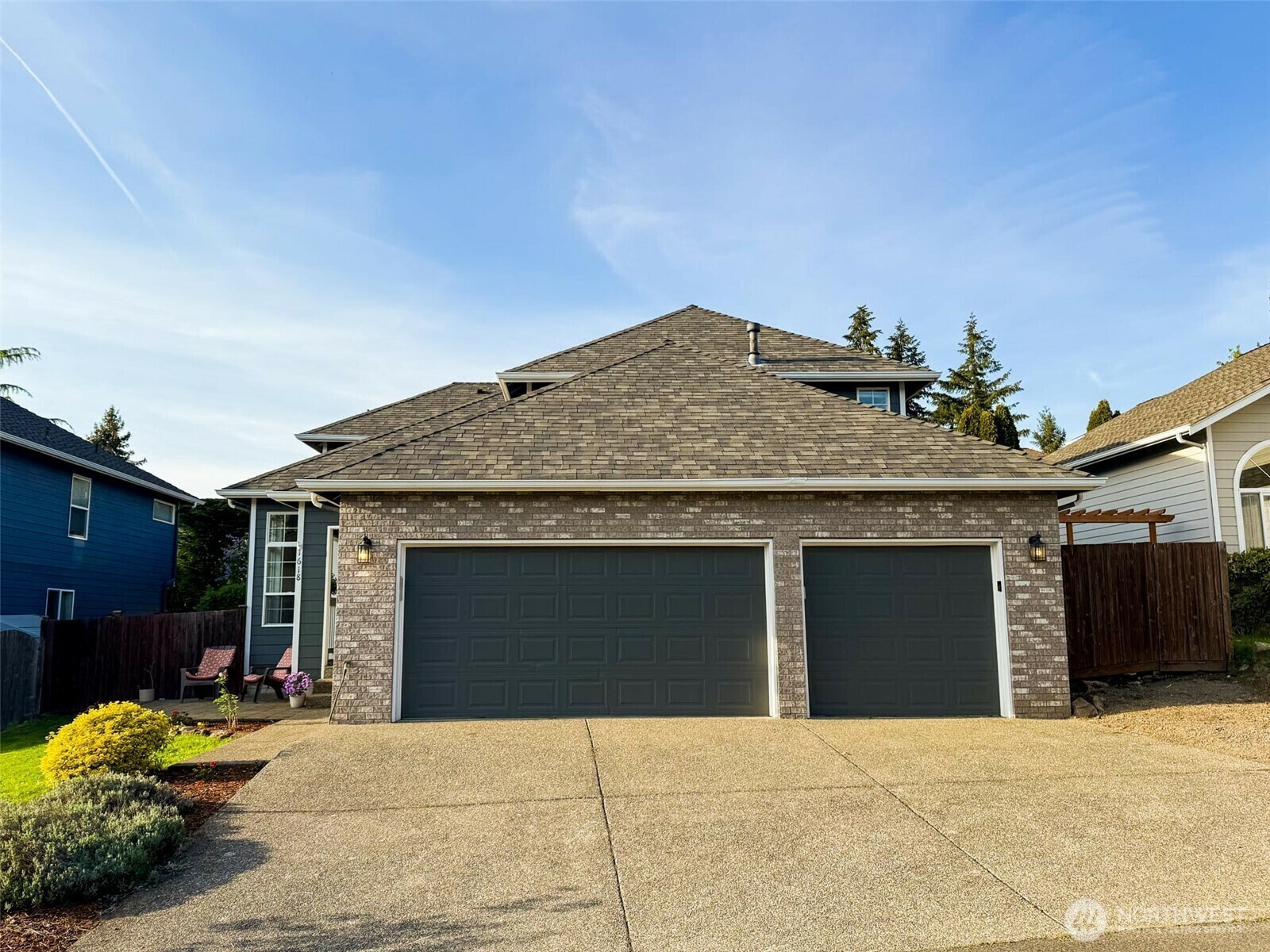 Property Photo: 1618 Hoquiam Place NE WA 98059