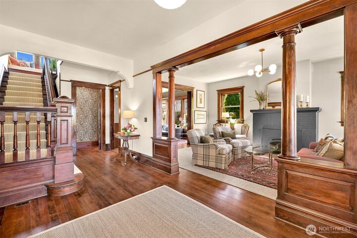 Property Photo:  512 N State Street  WA 98225 