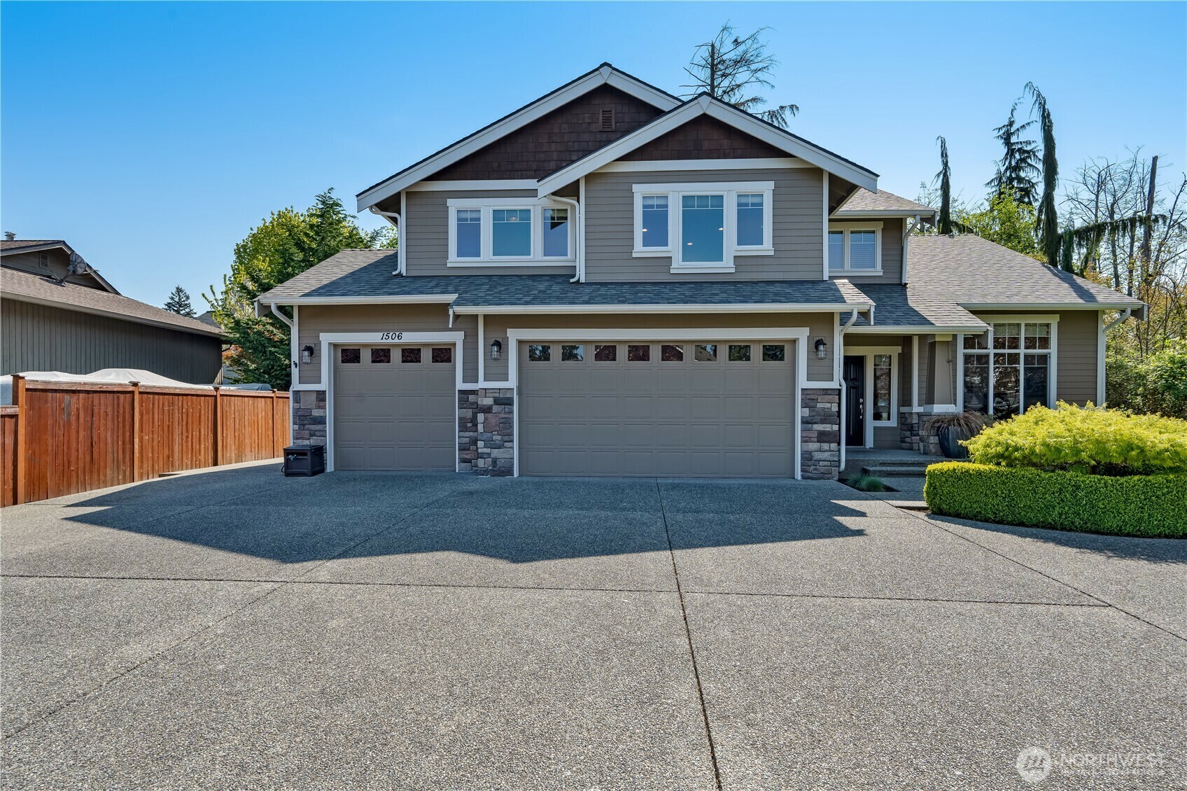 Property Photo: 1506 143rd Place SW WA 98087