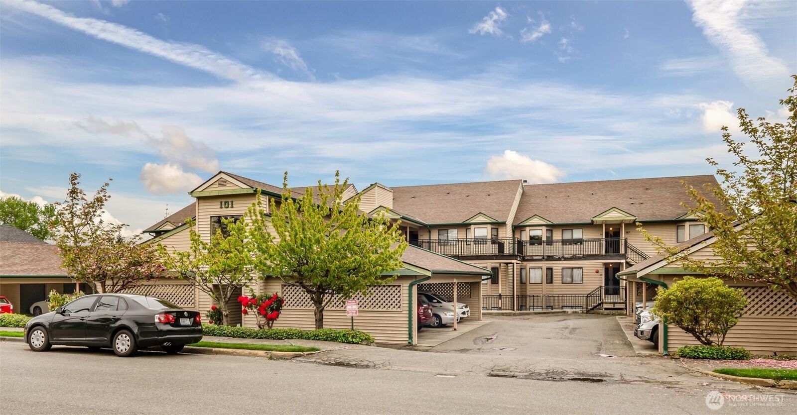 Property Photo:  101  Pine Street 101  WA 98290