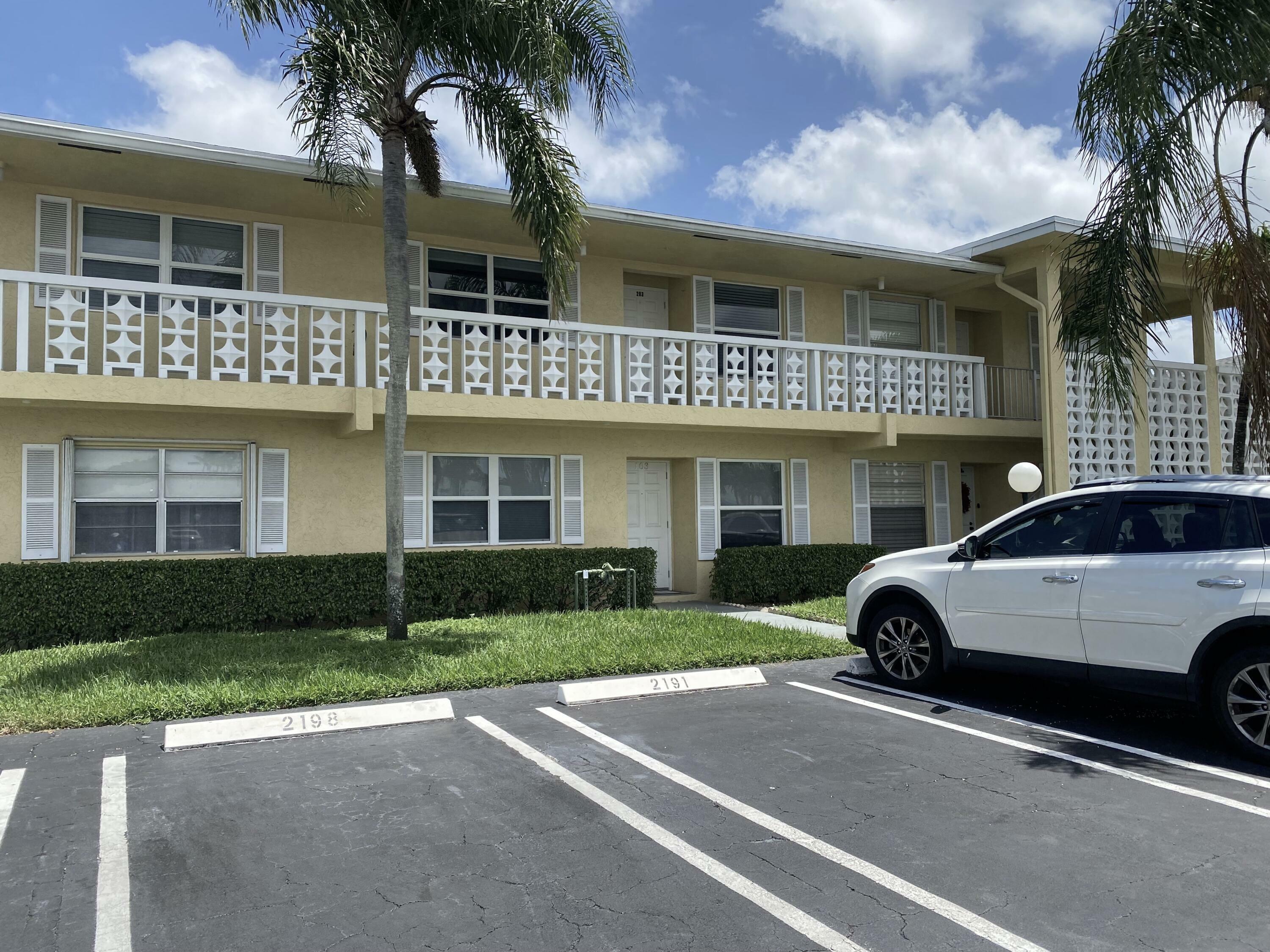 Property Photo: 1120 Mahogany Way 203 FL 33445