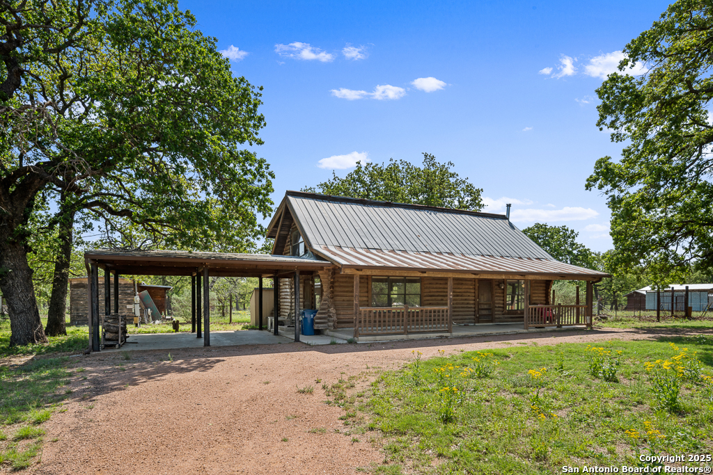 Property Photo: 463 Woodland TX 78624