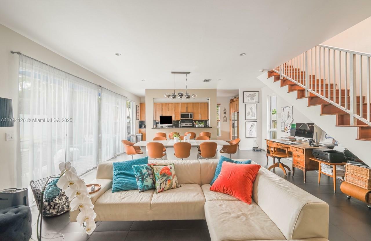 Property Photo: 2942 Catalina St FL 33133