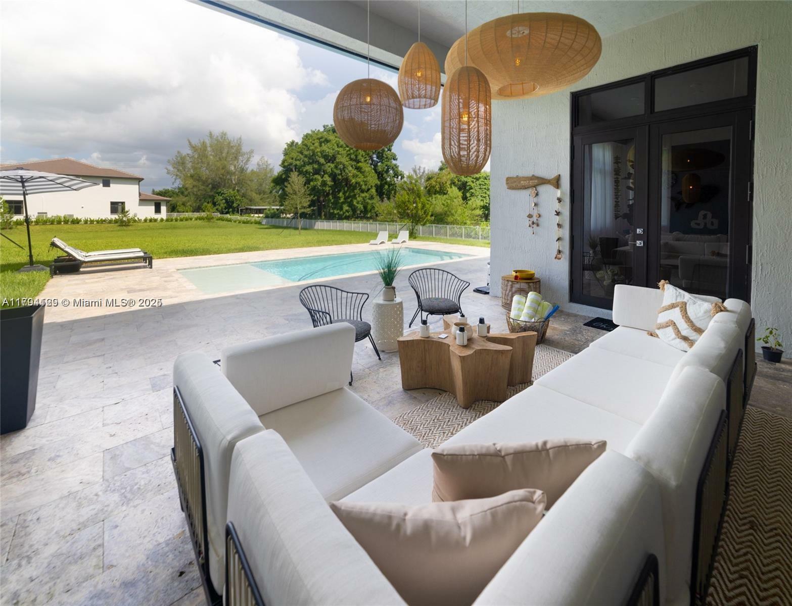 Property Photo: 5000 SW 159 FL 33331