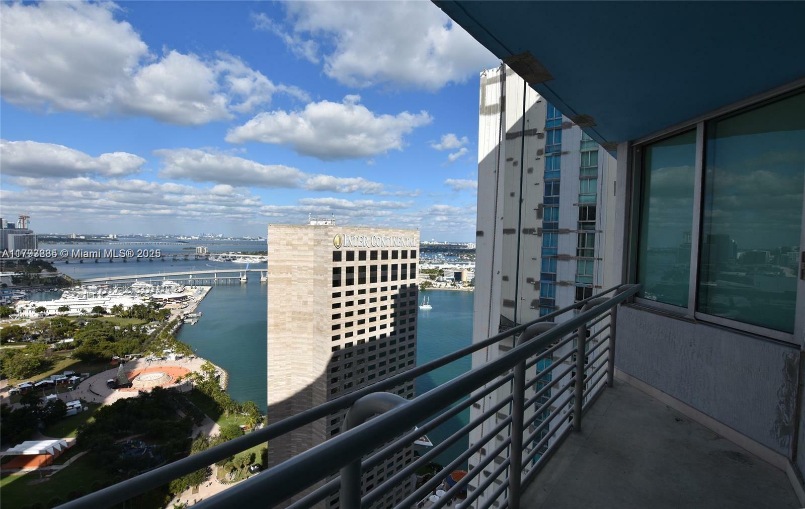 Property Photo: 325 S Biscayne Blvd 3822 FL 33131