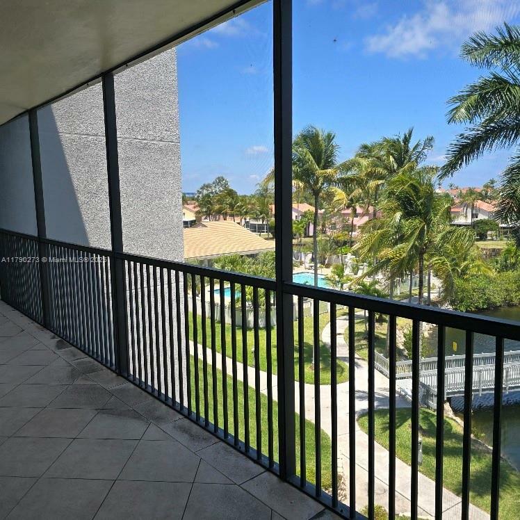Property Photo: 545 SE 12th St 305 FL 33004