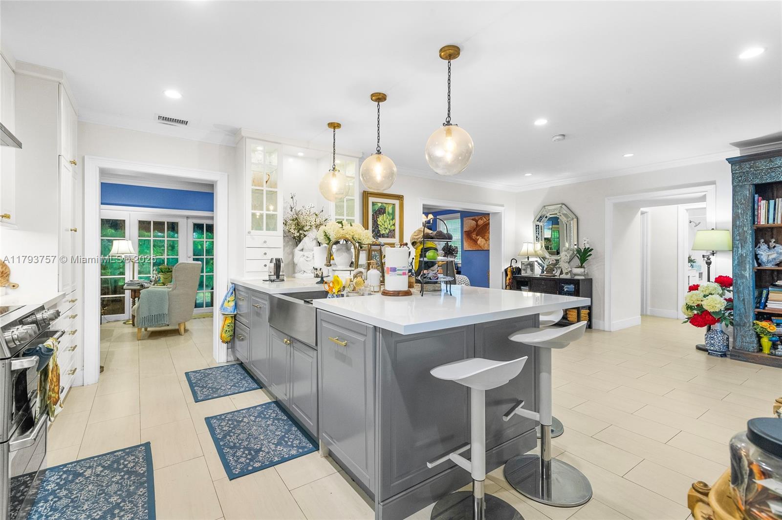 Property Photo: 13101 SW 82nd Ave FL 33156