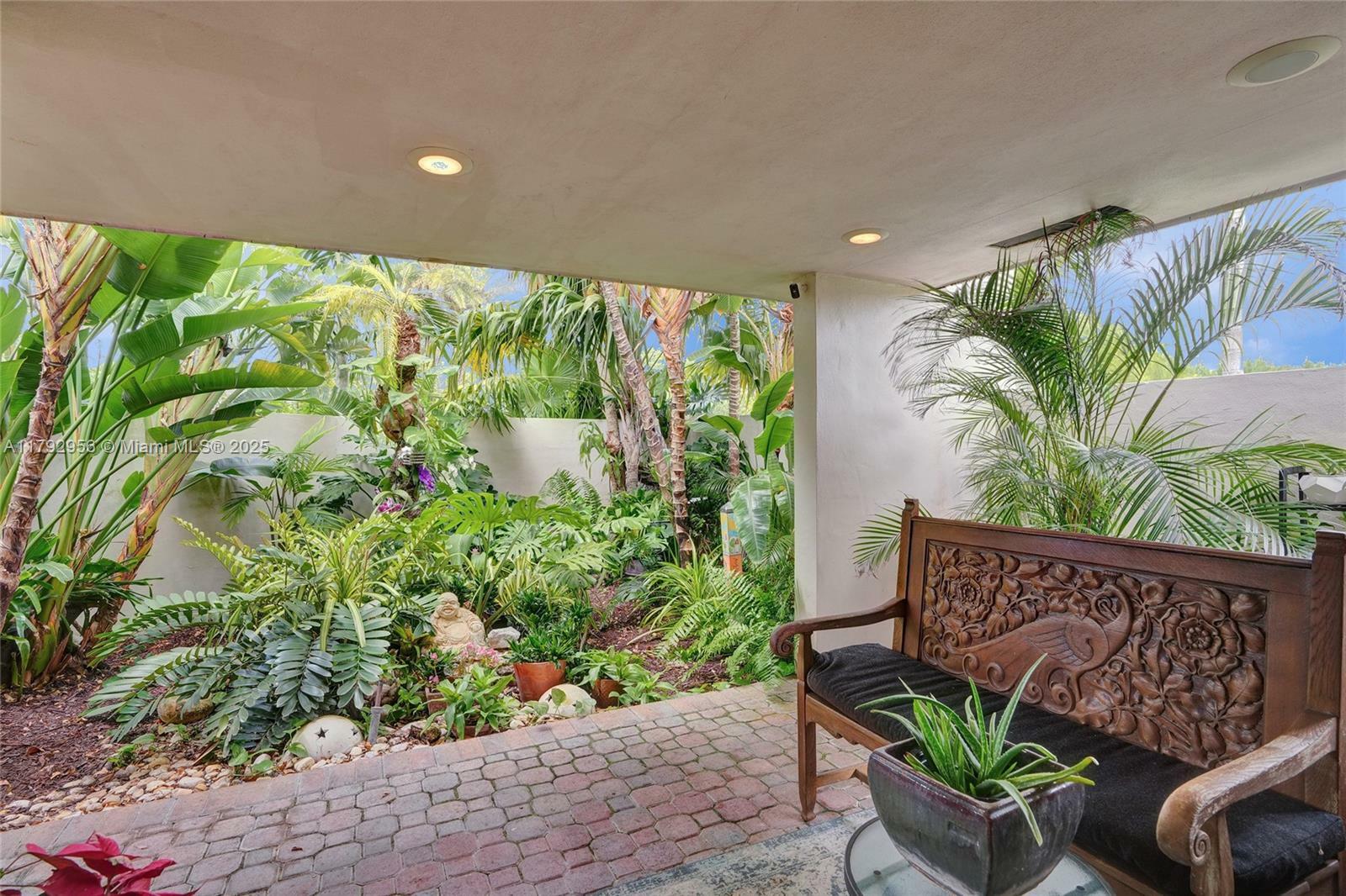 Property Photo: 17005 SW 80th Ct FL 33157