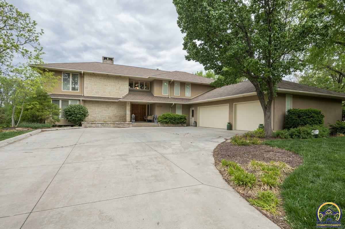 Property Photo: 2859 SW Macvicar Ave KS 66611
