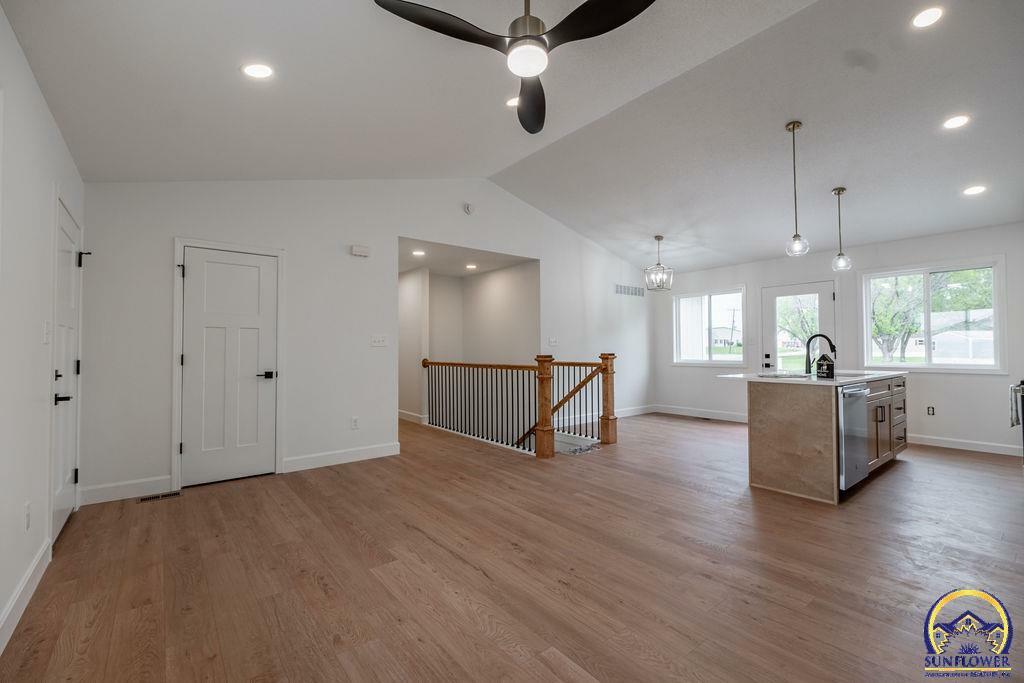 Property Photo: 1928 NW Vail Ct KS 66608