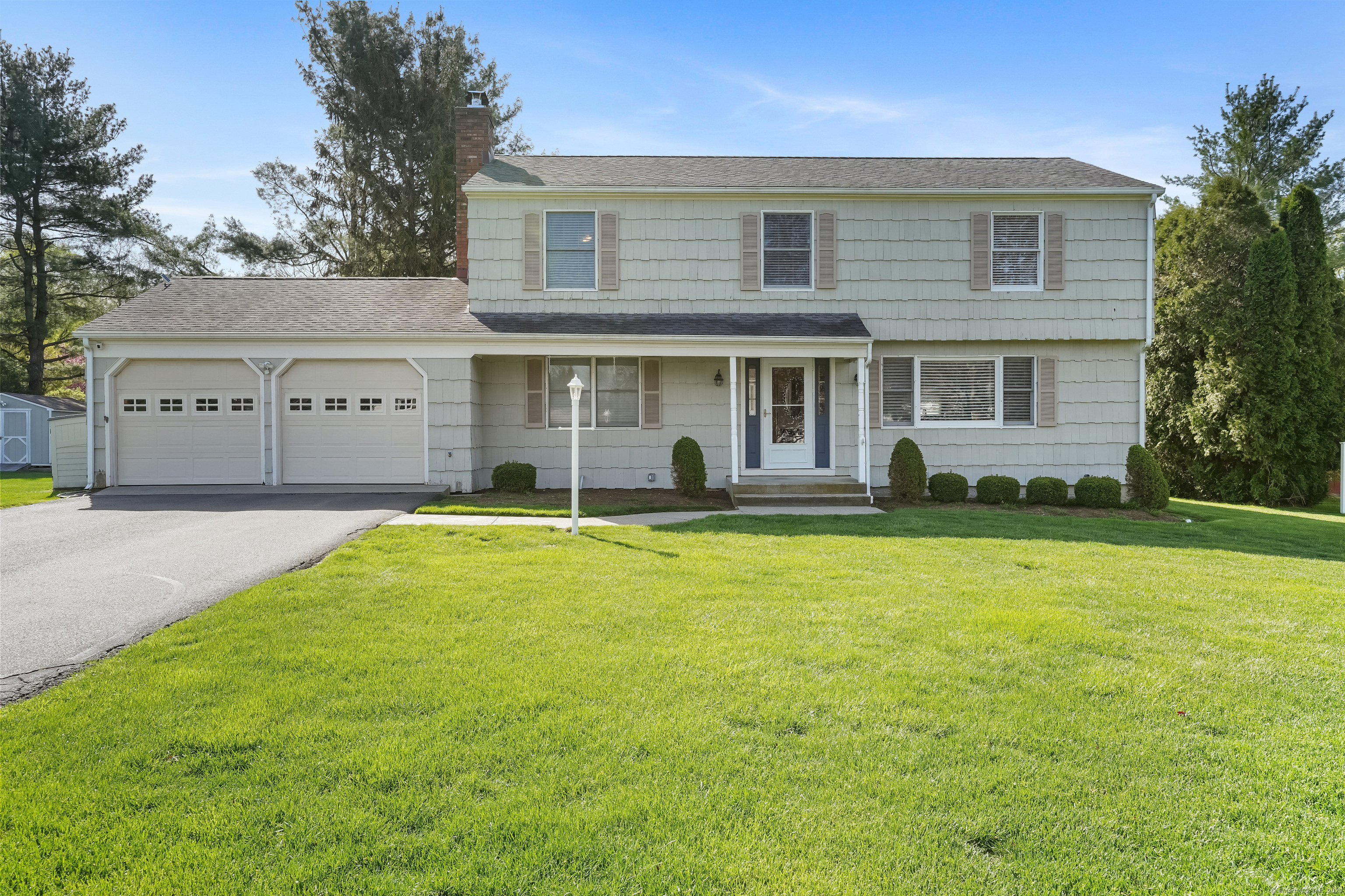 Property Photo:  7 Far Horizons Drive  CT 06801 