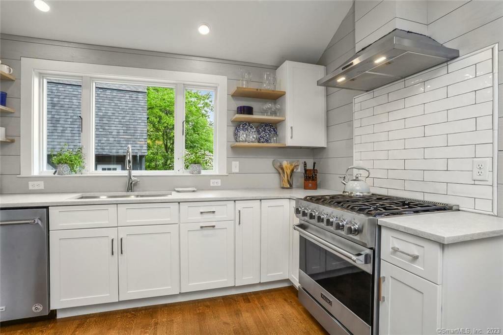 Property Photo: 3 North Avenue CT 06883