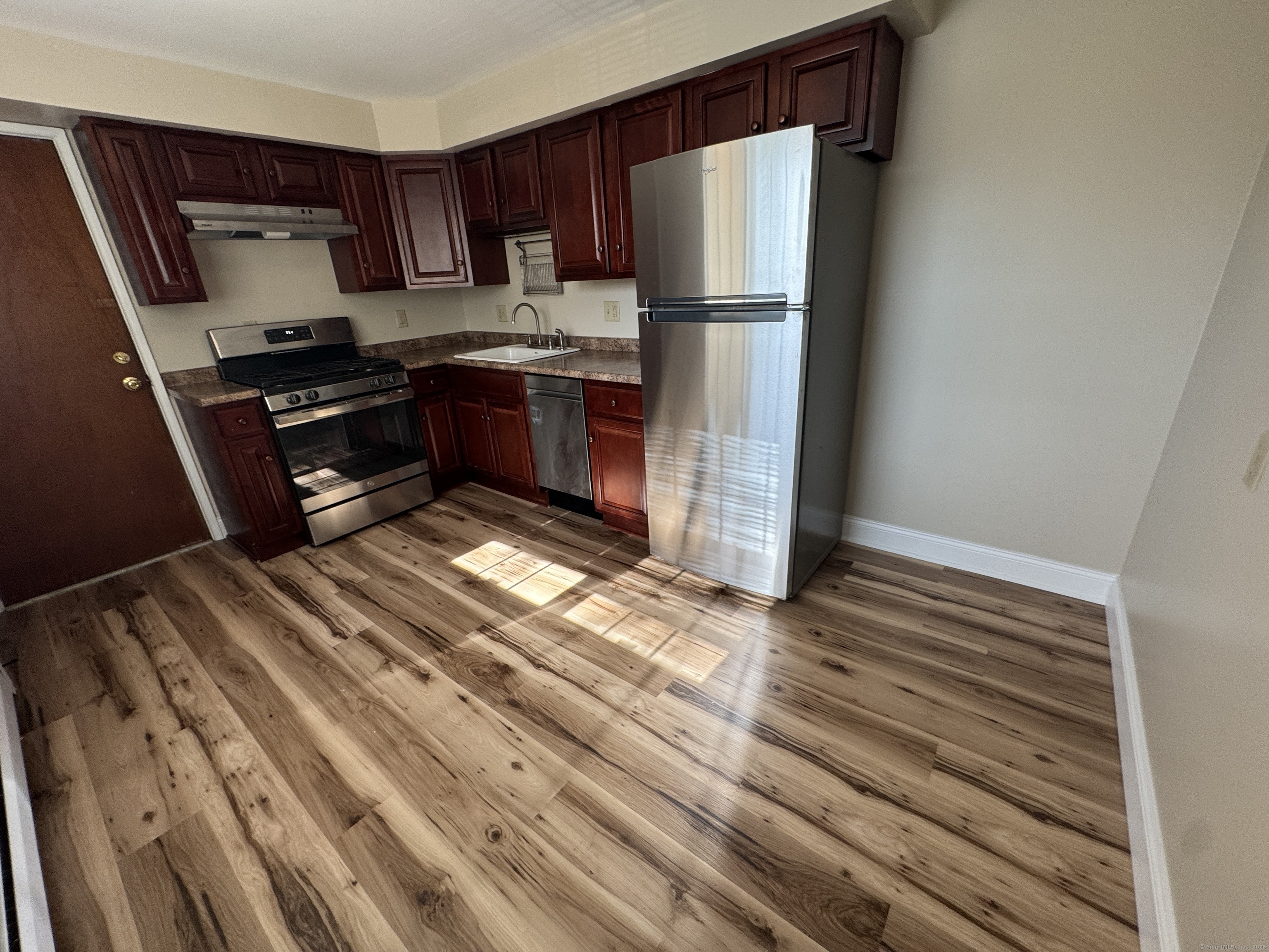 Property Photo: 197 Griswold Street 3B CT 06033