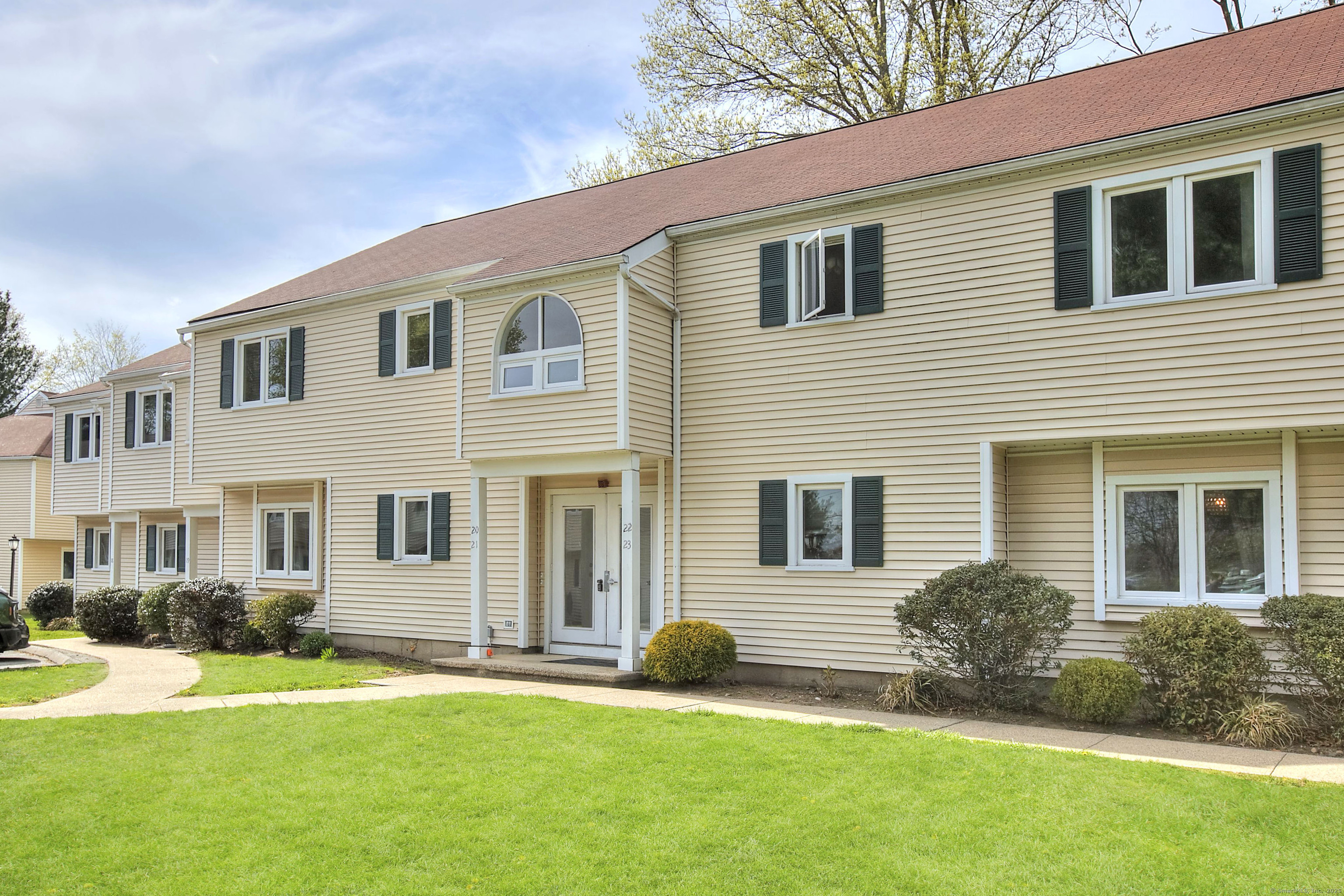Property Photo: 116 Hill Street 23 CT 06460