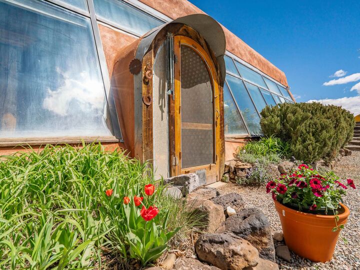Property Photo:  3 Verdolaga Rd  NM 87529 