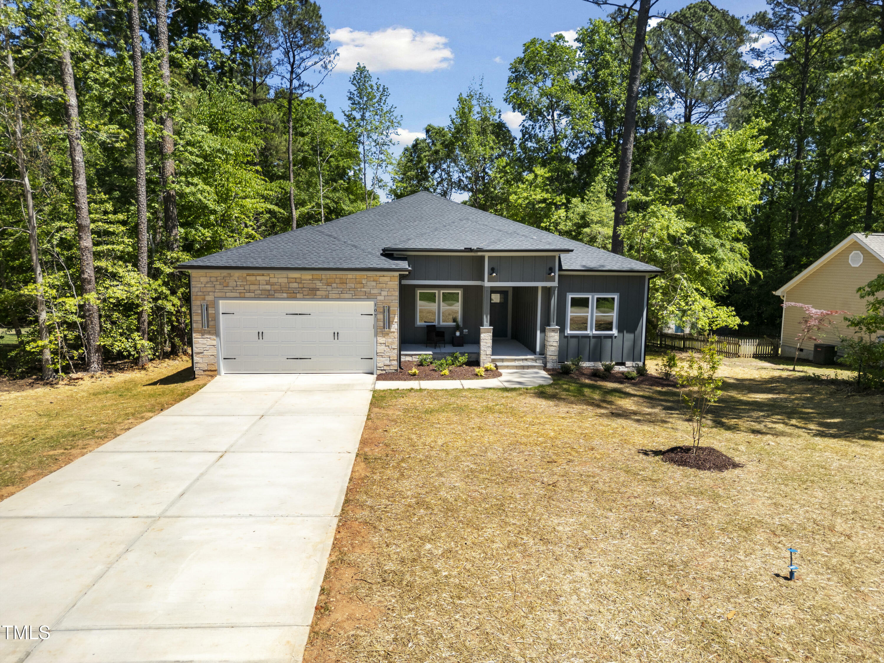 Property Photo: 107 Seminole Drive NC 27549