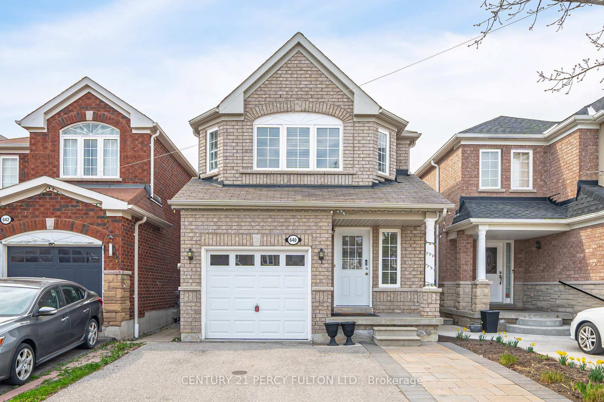 Photo de la propriété: 640 Sunbird Trail ON L1X 2X7