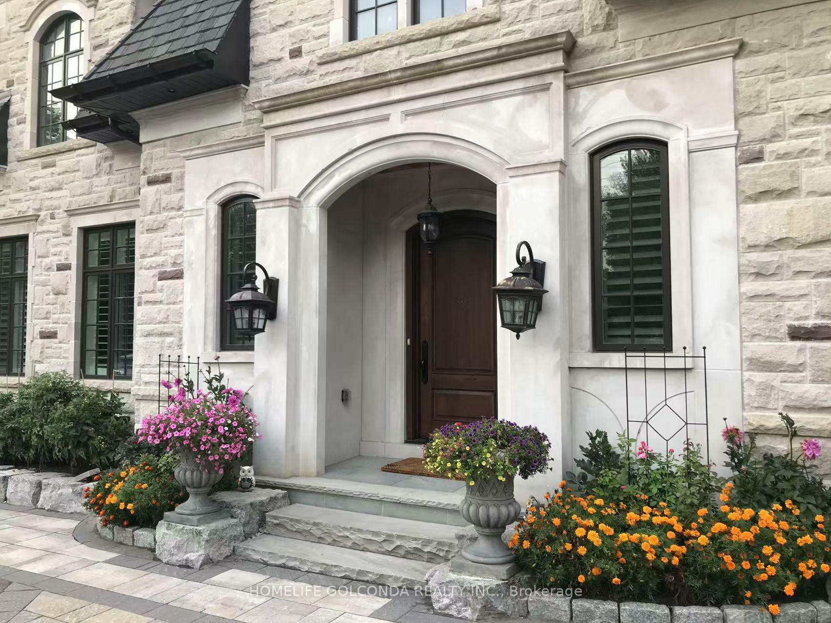 138 Centre Street  Vaughan ON L4J 1G4 photo