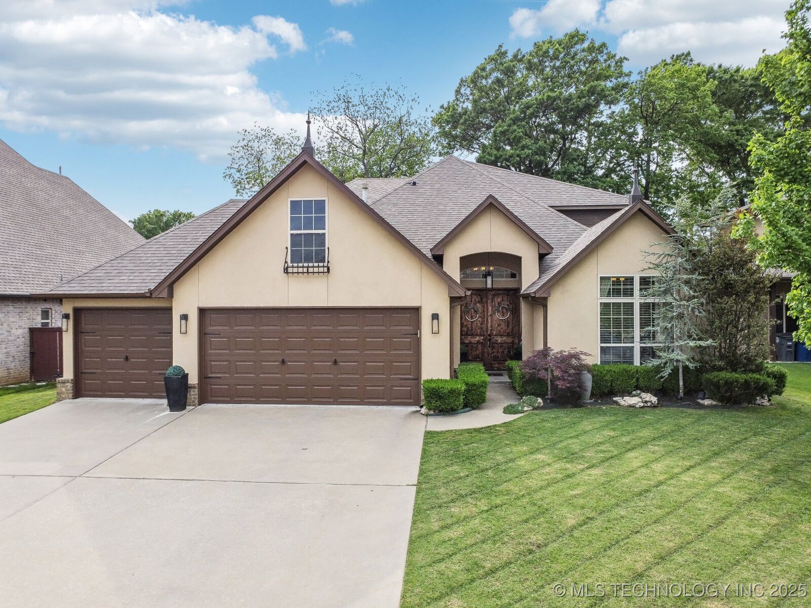 Property Photo:  7710 S Indian Avenue  OK 74132 