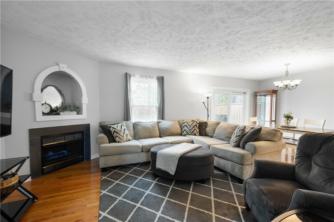 Property Photo: 1470 Yorktown Drive PA 15055