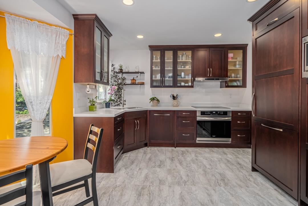 Property Photo: 10584 153 Street 201 BC V3R 9V1