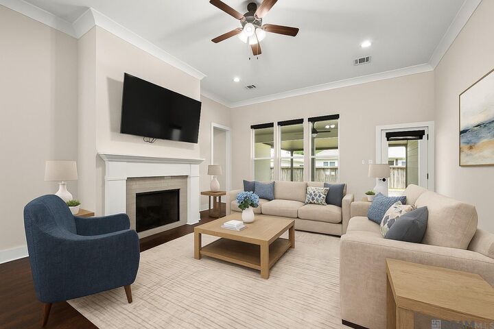 Property Photo: 9629 S Creek Dr LA 70726