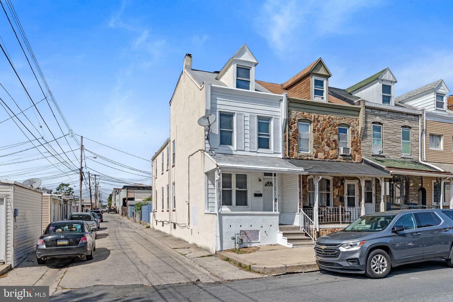 Property Photo: 1009 Pike Street PA 19604