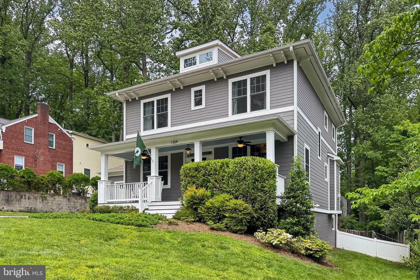 Property Photo: 1304 Tracy Place VA 22046
