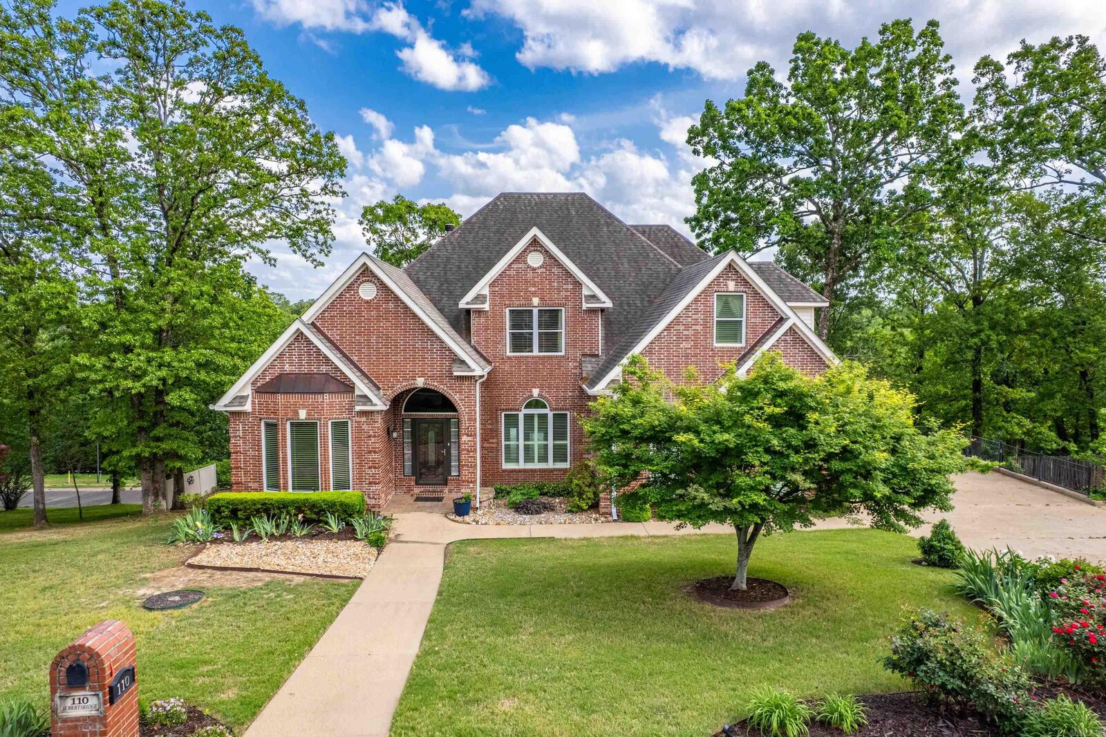 Property Photo:  110 Robertsridge Street  AR 71901 