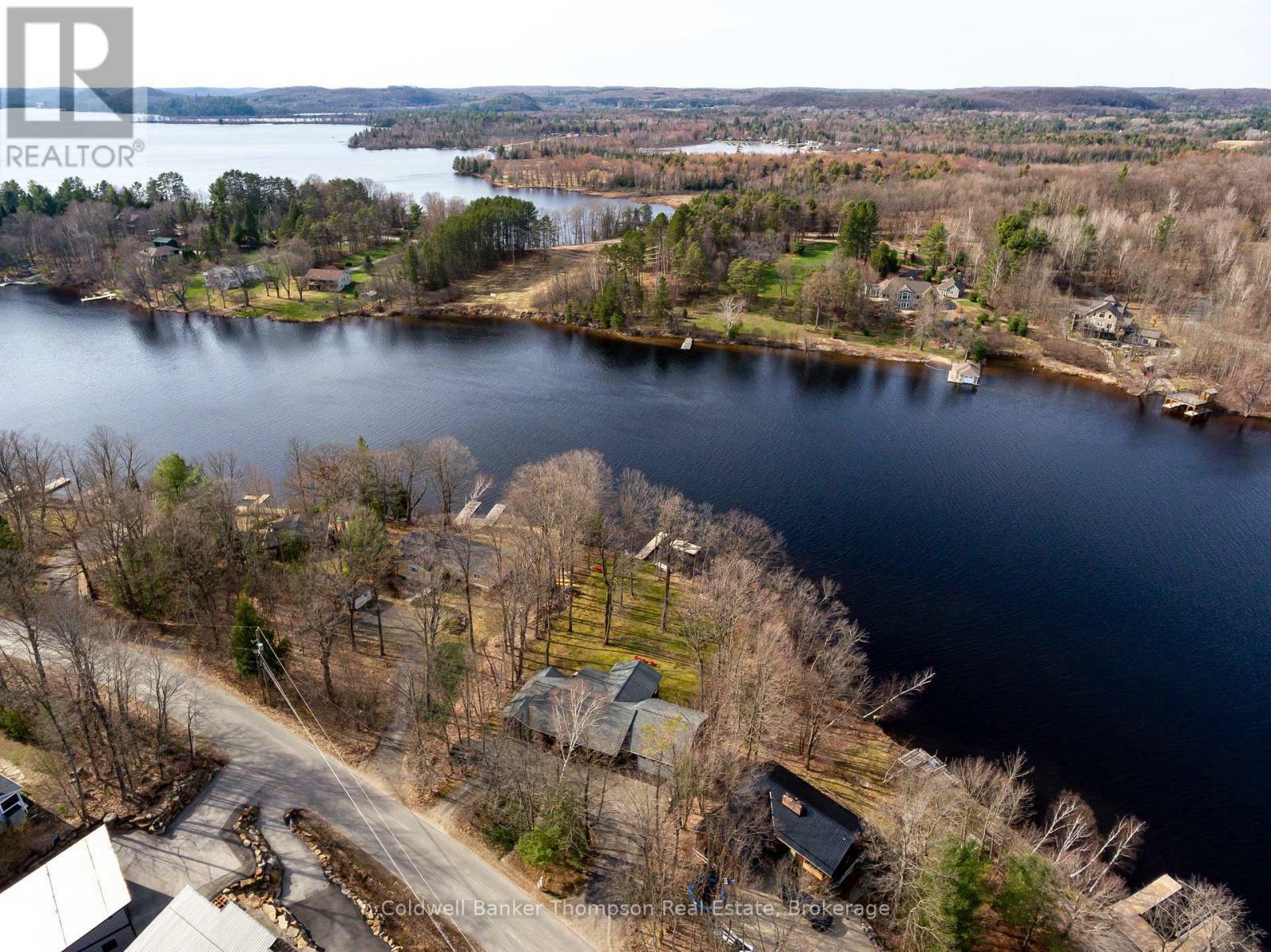 Property Photo: 440 Bayshore Boulevard ON P1H 1Z1