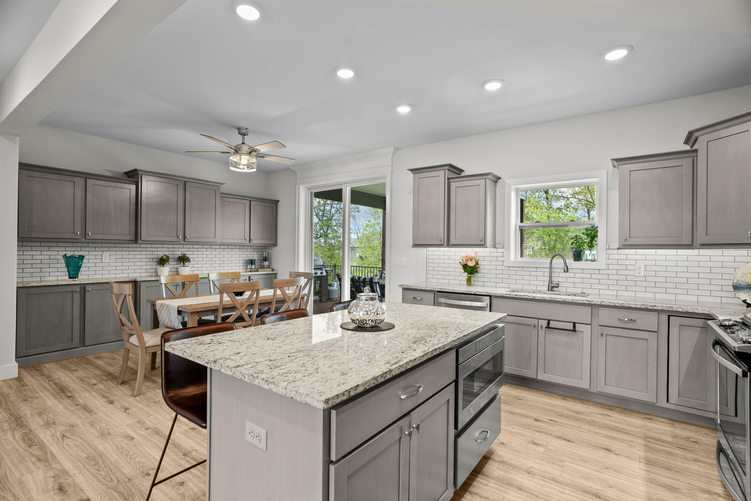 Property Photo: 5004 Regal Ct MO 65203