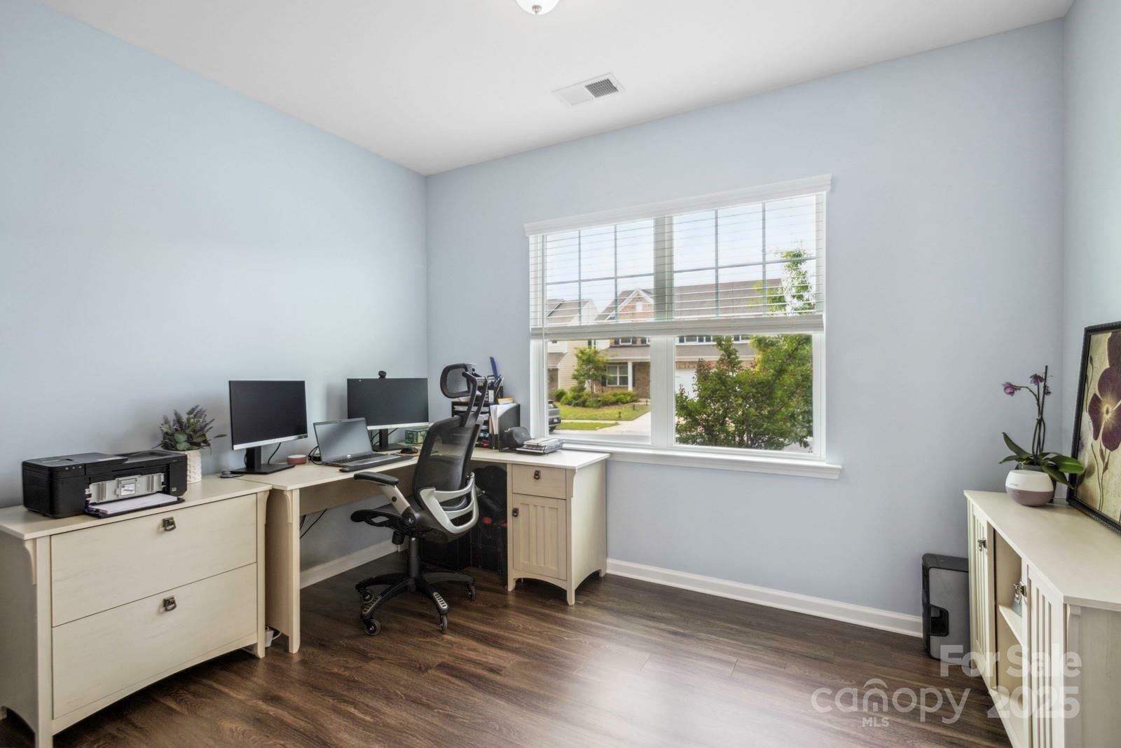 Property Photo: 16038 Harbor Hill Drive NC 28273